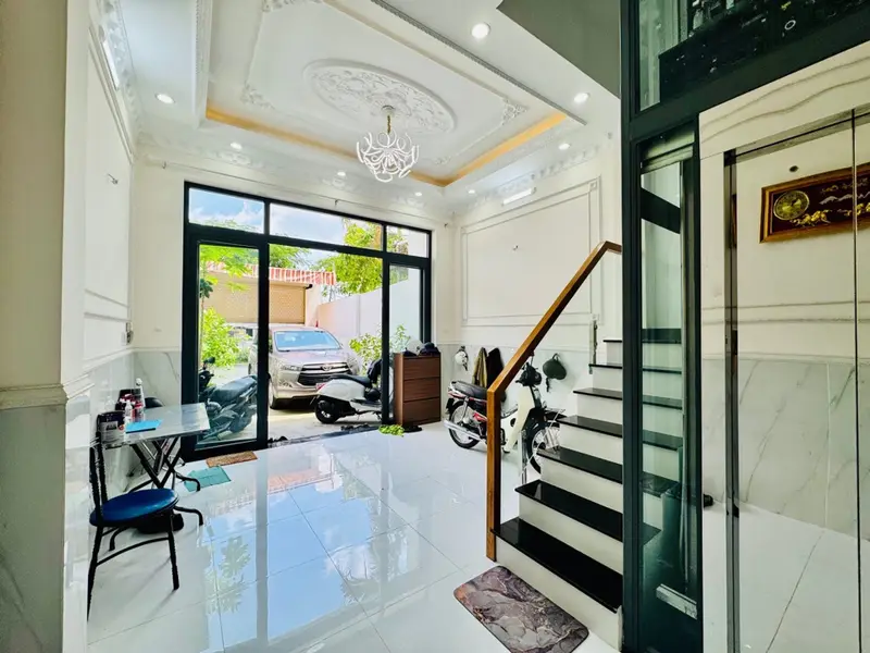 Nhà 6 tầng mặt phố tại Lò Gốm, DT 41,2m2, có thang máy, giá 15 tỷ... Bán nhà mặt phố tại Bình Tiên, Hồ Chí Minh 01