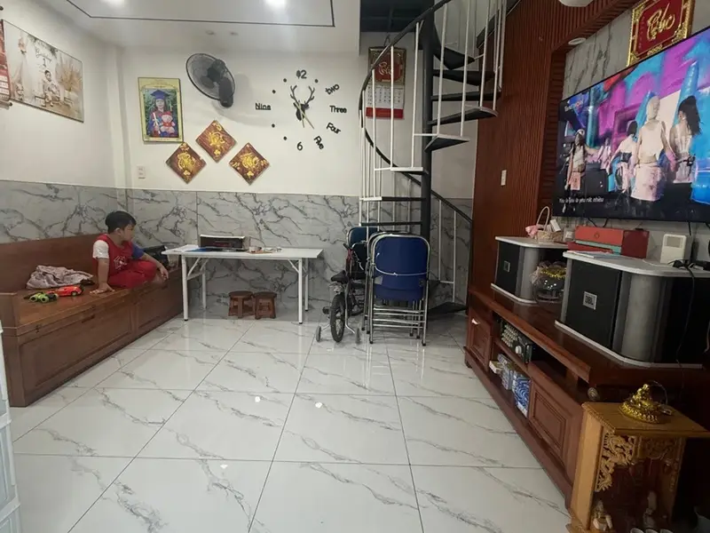 Bán nhà 2 tầng 2PN Phường An Hội Tây, TP.HCM giá 2.2 tỷ... Bán nhà riêng tại An Hội Tây, Hồ Chí Minh 01
