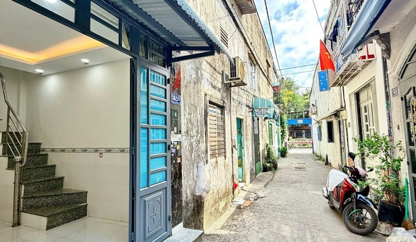 2,27 tỷ có ngay nhà 3 tầng, SHR, hẻm 4m, sạch sẽ... Bán nhà riêng tại Bình Hưng Hòa, Hồ Chí Minh 01