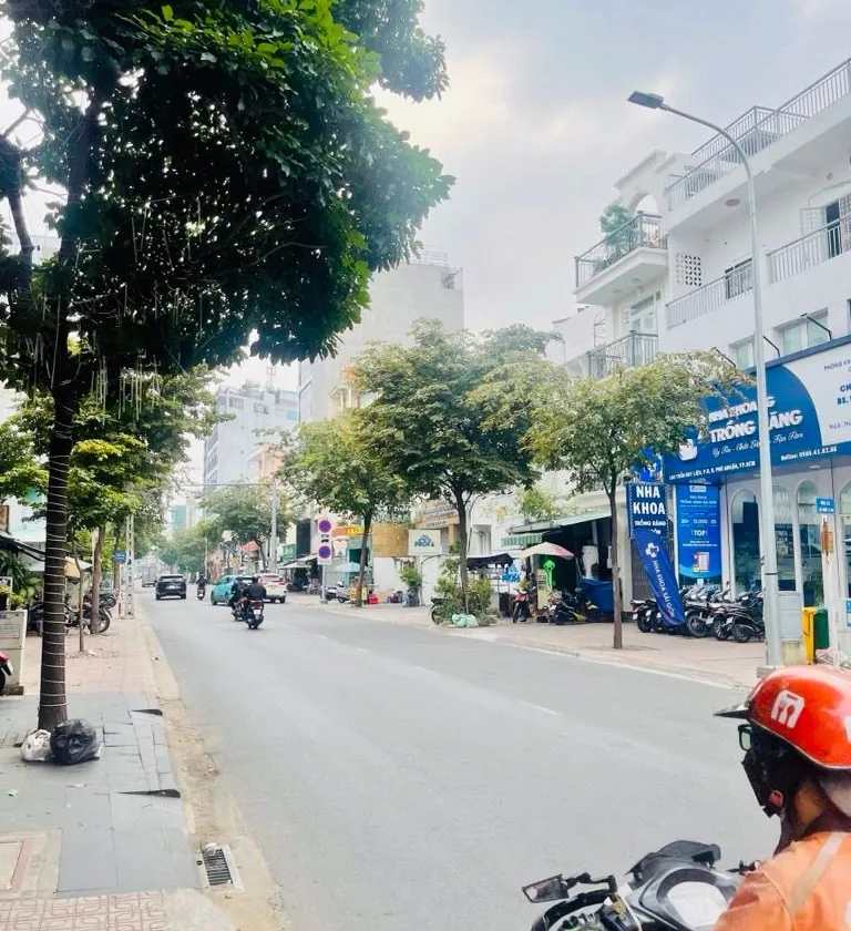 Bán nhà mặt phố trung tâm Quận 3, nhà góc, mặt tiền rộng 10.8m, giá đầu tư hấp dẫn... Bán nhà mặt phố tại Phú Nhuận, Hồ Chí Minh 01