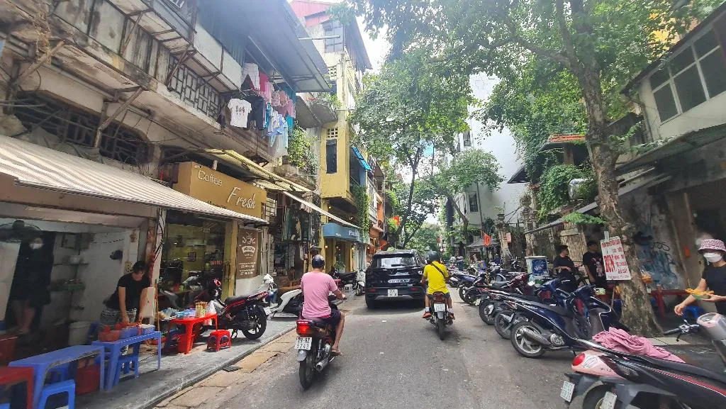 Bán biệt thự pháp cổ mặt phố Chân Cầm diện tích 530m2 MT 12m giá 318 tỷ... Bán nhà mặt phố tại Hoàn Kiếm, Hà Nội 01