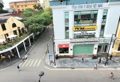 B. nhà mặt phố 3 tầng tại phường Hoàn Kiếm, Hà Nội,100 m², sổ hồng chính chủ, MT 7m, chào 198 tỷ... Bán nhà mặt phố tại Hoàn Kiếm, Hà Nội 03