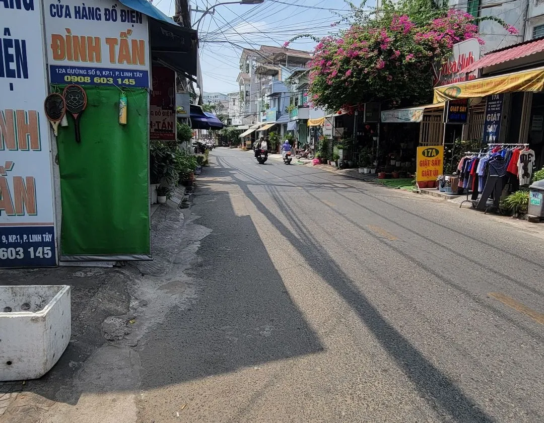Nhà 2 mặt tiền Linh Tây, 4 tầng, 4 phòng ngủ, giá 8,8 tỷ... Bán nhà mặt phố tại Linh Xuân, Hồ Chí Minh 01