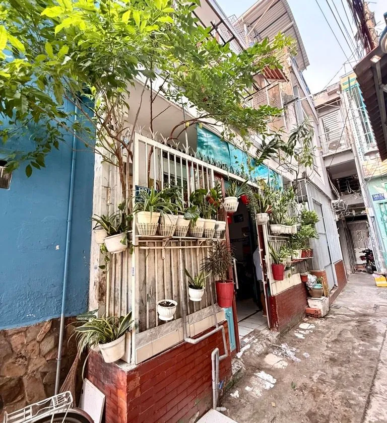 Nhà 2 tầng có sổ hẻm xe tải, Tân Sơn Nhì giá hời... Bán nhà riêng tại Tân Sơn Nhì, Hồ Chí Minh 01
