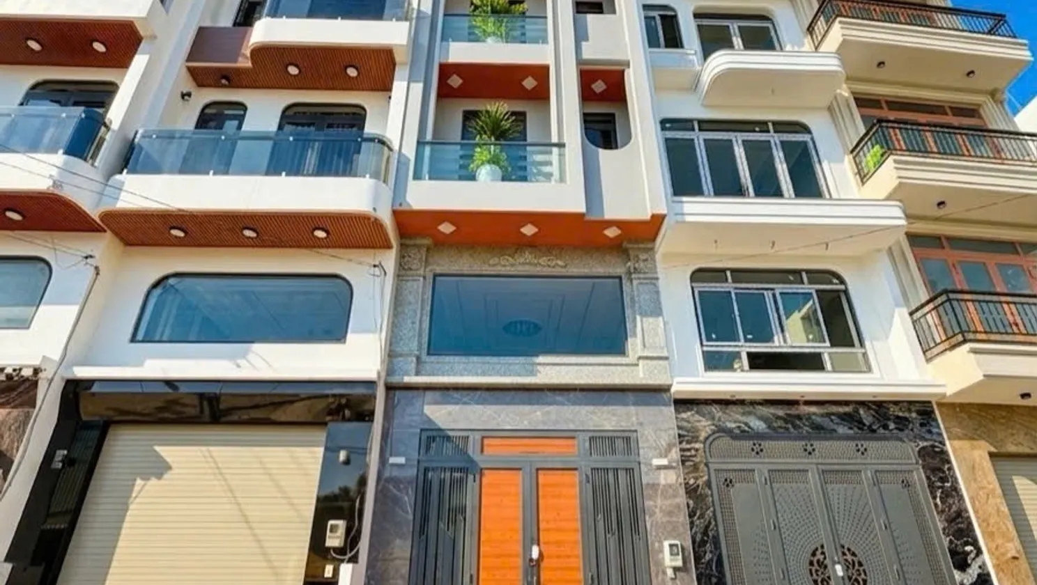 BÁN NHÀ XE HƠI NGỦ TRONG NHÀ,VỈA HÈ 3M - LÊ ĐÌNH CẨN 5 TẦNG 72M2 5PN 6WS +SÂN THƯỢNG+PHÒNG THỜ... Bán nhà riêng tại Tân Tạo, Hồ Chí Minh 01