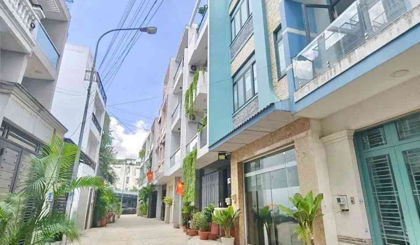 Lê trọng tấn bình Tân vào nhà hẻm xe hơi 7m ô tô tránh nhau chỉ 6t200tr thương lượng... Bán nhà riêng tại Bình Hưng Hòa, Hồ Chí Minh 01