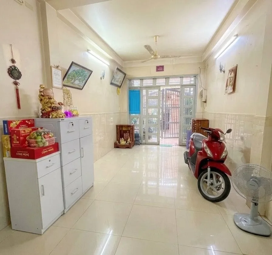Nhà ngay chợ Tân Bình - Hồng Lạc, 3 tầng - ở ngay - ngang gần 4m - dài 16m - hơn 5 tỷ.... Bán nhà riêng tại Bảy Hiền, Hồ Chí Minh 01