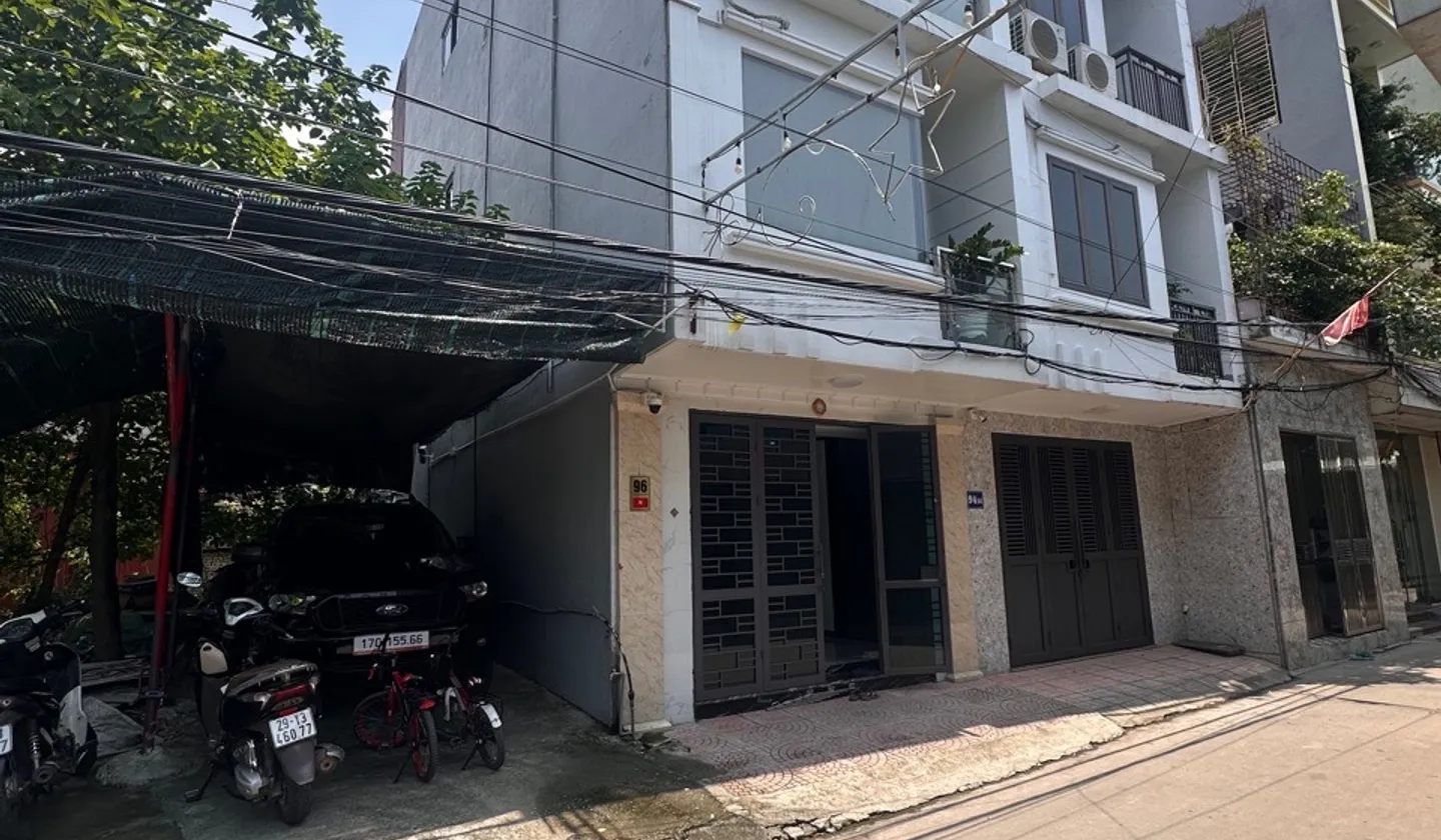 Nhà 4 tầng mặt tiền rộng tại vị trí trung tâm, ô tô đỗ sát cửa... Bán nhà riêng tại Hải An, Hải Phòng 01