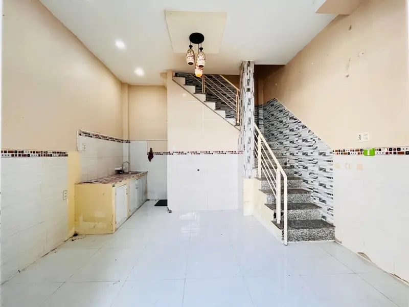 Nhà 3 Lầu Bùi Văn Ba giá 3 .35 tỷ... Bán nhà riêng tại Tân Thuận, Hồ Chí Minh 01