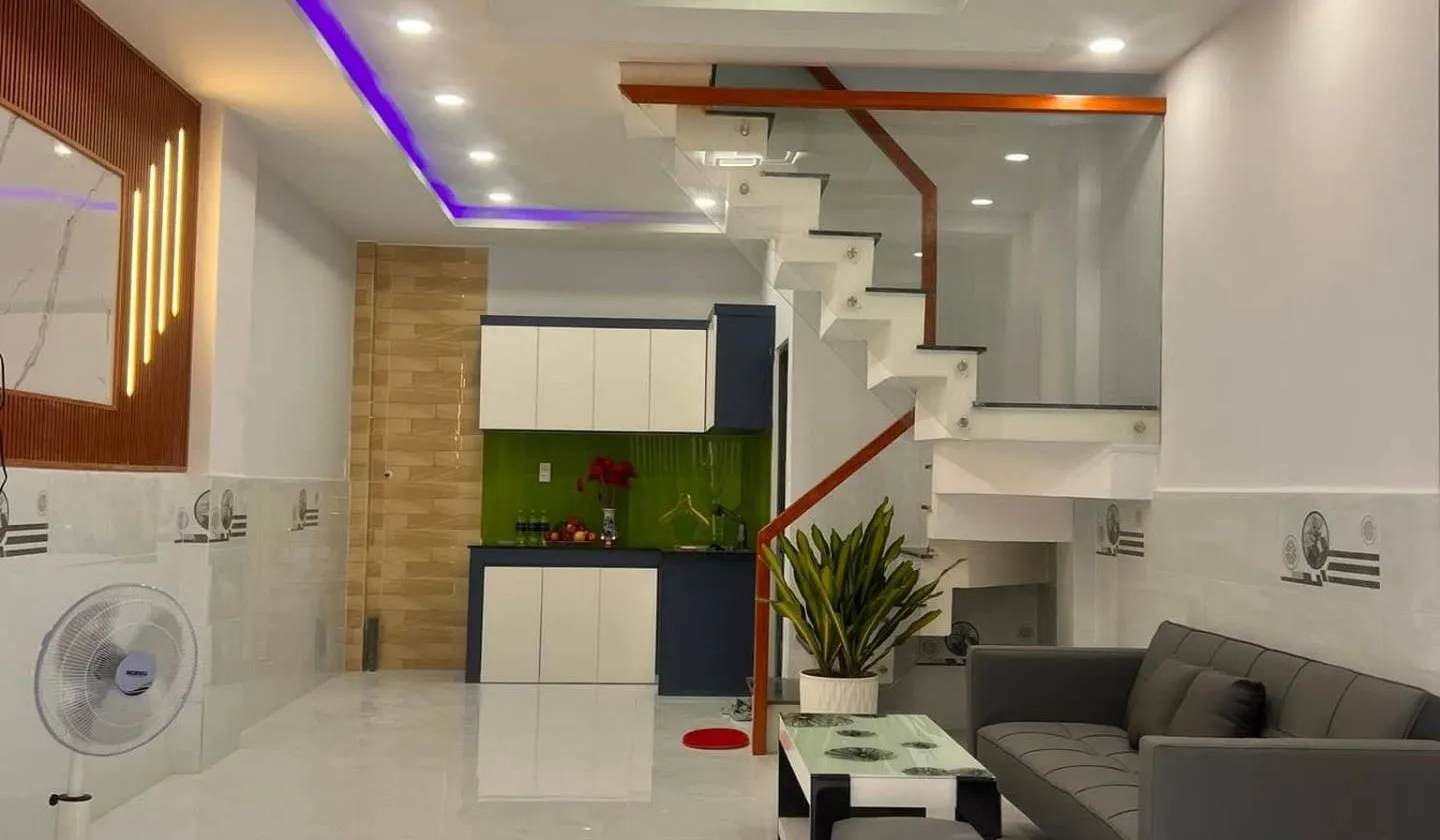 Cơ hội sở hữu nhà 2 tầng vị trí đắc địa tại Bình Tân với giá hấp dẫn... Bán nhà riêng tại Bình Tân, Hồ Chí Minh 01