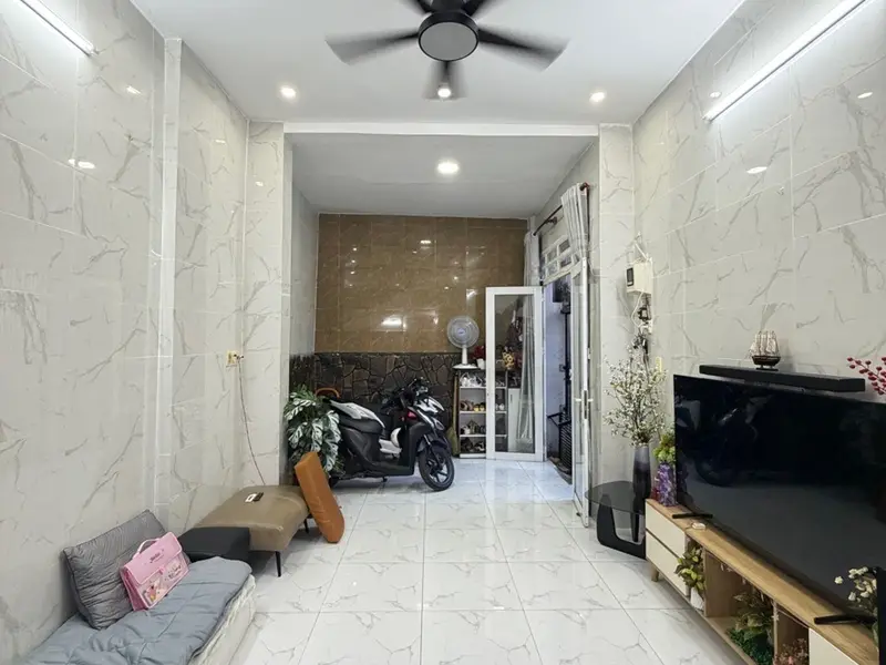 Chỉ 6.T.Ỷ nhỉnh xíu Phan Văn Trị, 4WC 4PN
Thuận tiện đi Q1, PN,GV,TD... Bán nhà riêng tại Bình Thạnh, Hồ Chí Minh 01