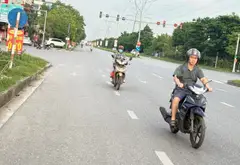 ngã tư cây xăng hoàn sơn - cầu vượt đồng sép DT gần 80m Mt 6m nhà 6 tầng 9 PN có thang máy... Bán nhà mặt phố tại Từ Sơn, Bắc Ninh 02