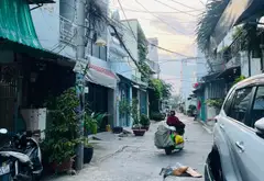 VỊ TRÍ VÀNG – XE HƠI NGỦ TRONG NHÀ – 2 MẶT HẺM XE 🚘 TRÁNH, THÔNG RA KÊNH THAM LƯƠNG 🔥... Bán nhà riêng tại Bình Hưng Hòa, Hồ Chí Minh 02