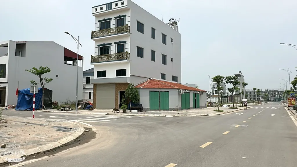 180M² TĐC TRUNG TÂM MÊ LINH – 2 MẶT THOÁNG – MT 11,25M
✨ Đất vuông vắn, vỉa hè rộng, ô tô đỗ thoải... Bán đất tại Mê Linh, Hà Nội 01