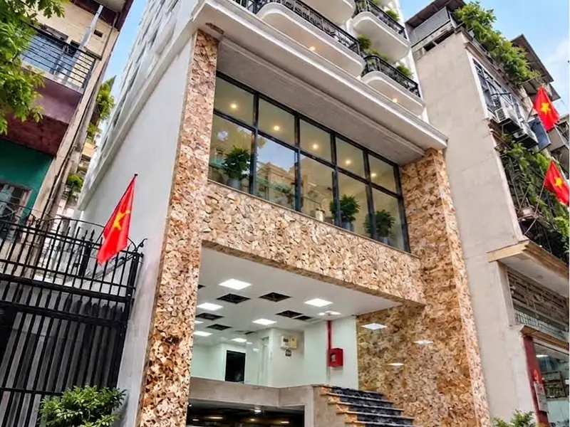 MẶT PHỐ LÔ GÓC - TÒA CHDV KHU TRUNG TÂM ĐỐNG ĐA, THANG MÁY, Ô TÔ, 78m x 9 tầng, MT 6.4m... Bán văn phòng tại Đống Đa, Hà Nội 01