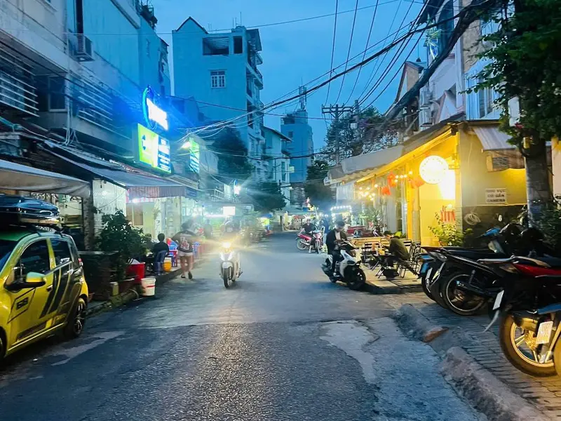 Bán nhà 5 tầng 39m² khu trung tâm Q.10 giá 10,6 tỷ... Bán nhà riêng tại Hòa Hưng, Hồ Chí Minh 01
