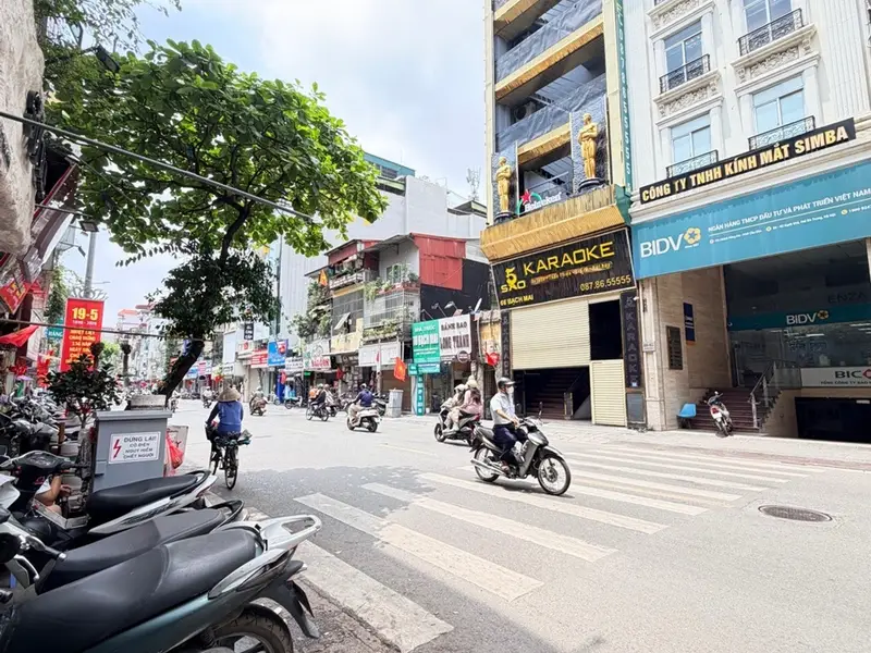 Bán nhà mặt phố tại quận Hai Bà Trưng, nhà 5 tầng, kinh doanh sầm uất... Bán nhà mặt phố tại Bạch Mai, Hà Nội 01