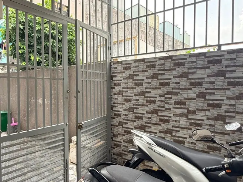 Nhà 4 tầng 24.8m2 có 5 phòng ngủ, giá 3 tỷ tại quận Bình Tân... Bán nhà riêng tại Bình Hưng Hòa, Hồ Chí Minh 01
