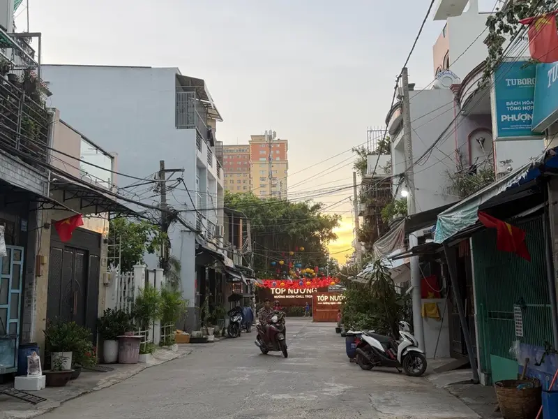 Bán nhà riêng 4 tầng tại Lê Văn Quới, diện tích 90m2, hẻm xe hơi, tặng nội thất... Bán nhà riêng tại Bình Trị Đông, Hồ Chí Minh 01