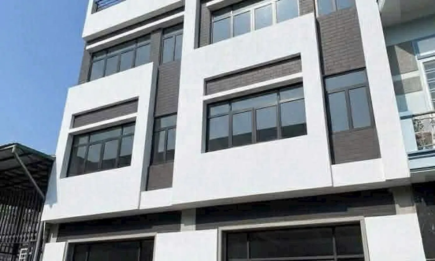 Nhà 3 tầng mới, sáng thoáng ngay Hà Trung... Bán nhà riêng tại Hà Lầm, Quảng Ninh 01