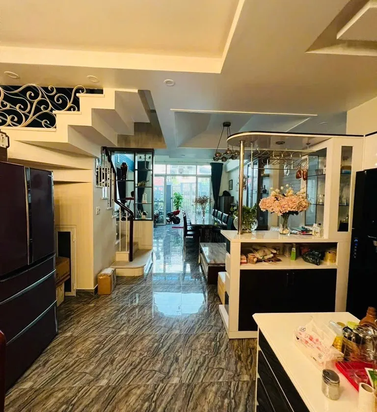 NGAY CẦU NGUYỄN KHOÁI - CHDV - 5 TẦNG - 81M² - 12.4 TỶ - DÒNG TIỀN 600TR/NĂM... Bán nhà riêng tại Vĩnh Hội, Hồ Chí Minh 01