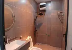 Người nhà nhờ bán lại căn nhà mới đã làm nội thất cao cấp, sân cổng riêng tại 81 Phạm Hữu Điều.... Bán nhà riêng tại An Biên, Hải Phòng 04