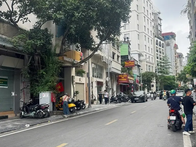 Cơ hội duy nhất sở hữu toà nhà 10 tầng thang máy tại vị trí vàng của quận Đống Đa... Bán văn phòng tại Văn Miếu - Quốc Tử Giám, Hà Nội 01