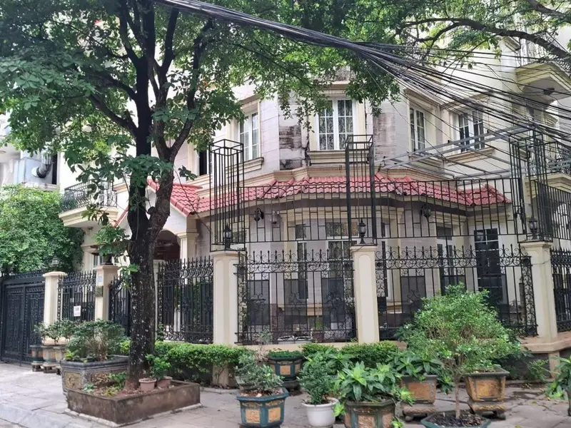 Bán Biệt Thự lô góc Trần Thái Tông 236m2 MT 30m đẹp nhất phố giá 141 tỷ.0868779497 nhận bg tốt nhất... Bán nhà mặt phố tại Cầu Giấy, Hà Nội 01