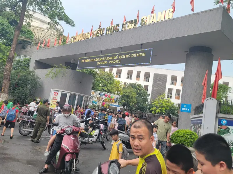 CĂN HỘ TẬP THỂ PHỐ HOÀNG ĐẠO THÀNH - NHÀ 2 MẶT NGÕ Ô TÔ - TIỆN ÍCH BẠT NGÀN - KINH DOANH TUYỆT ĐỈNH... Bán căn hộ chung cư tại Khương Đình, Hà Nội 01