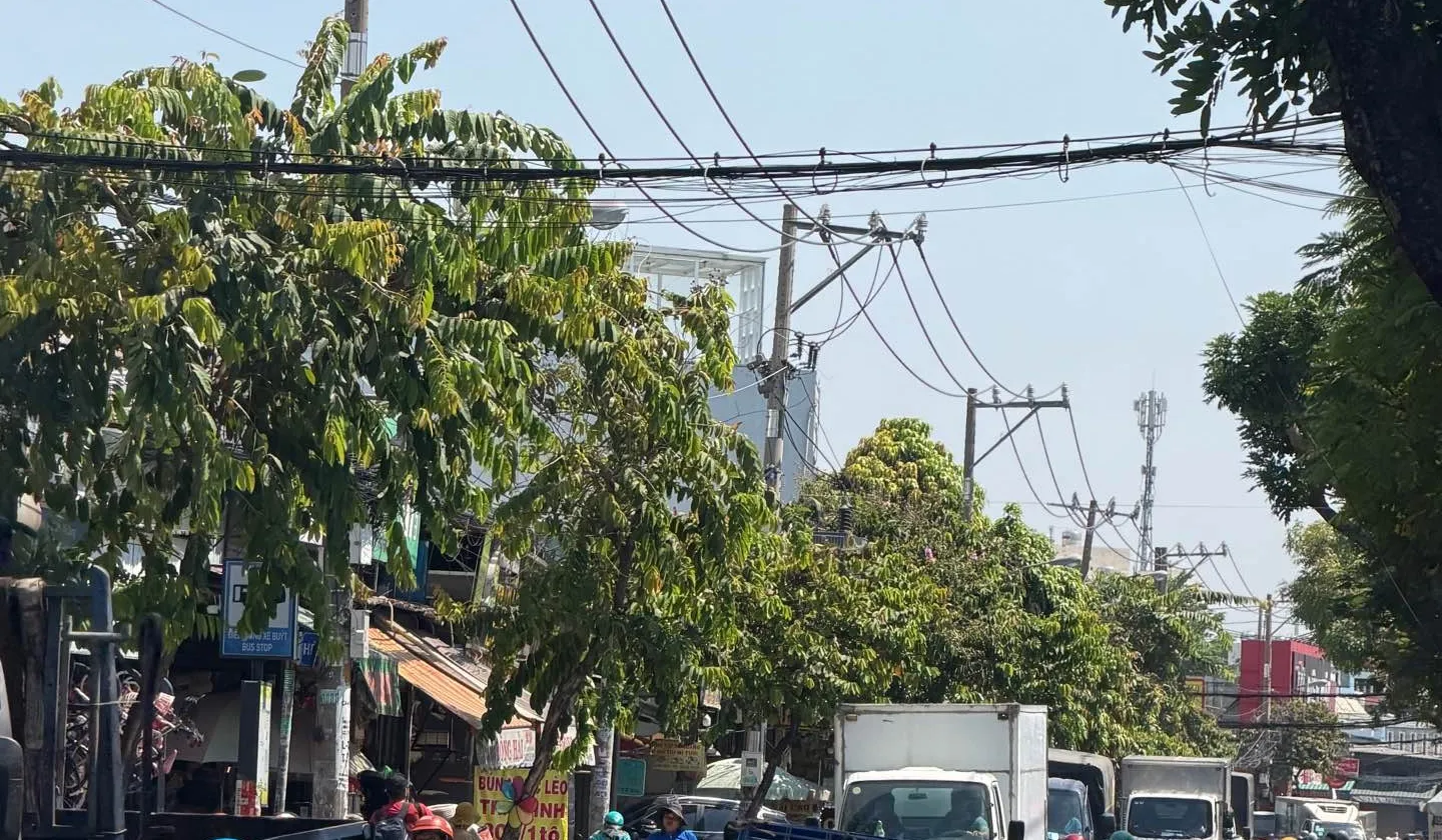Mặt tiền Tỉnh Lộ 10 - 4 x 29 m - Giáp Tên Lửa... Bán nhà mặt phố tại Tân Tạo, Hồ Chí Minh 01