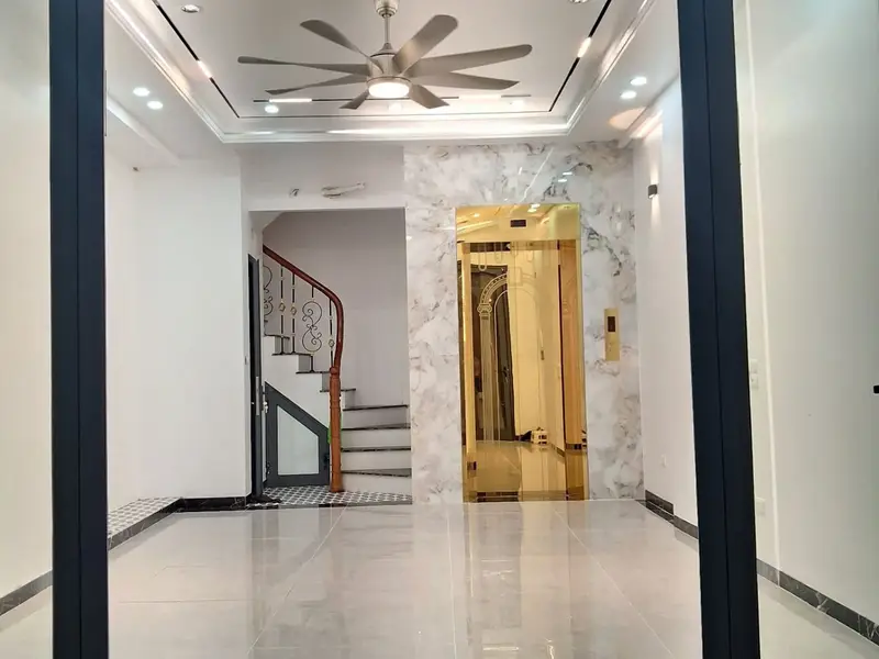Bán nhà riêng 7 tầng thang máy tại phường Văn Miếu, Hà Nội, diện tích 33 m2... Bán nhà riêng tại Văn Miếu - Quốc Tử Giám, Hà Nội 01