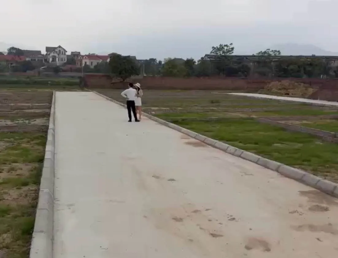 Bán đất phân lô tại khu vực có sổ đỏ, mặt tiền 6.5m, giá 2.5 tỷ/lô... Bán đất tại Kim Anh, Hà Nội 01