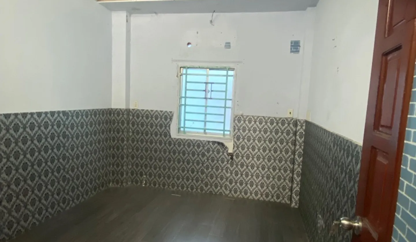Nhà riêng 2 tầng 2 phòng ngủ tại Dương Bá Trạc, tiện di chuyển trung tâm và Quận 7... Bán nhà riêng tại Chánh Hưng, Hồ Chí Minh 01