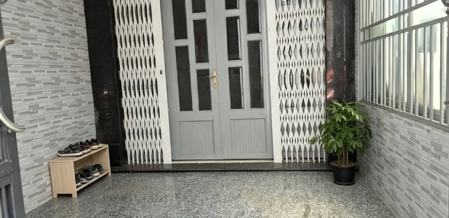 NGAY CẦU NGUYỄN KHOÁI  - 3 TẦNG - 61M2 - NỞ HẬU - NGANG GẦN 7M - 5.5 TỶ TL... Bán nhà riêng tại Khánh Hội, Hồ Chí Minh 01
