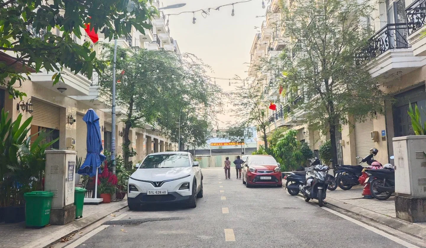 Bán nhà 5 tầng 6 phòng ngủ khu phân lô, view sông, giá 6.3 tỷ... Bán nhà riêng tại An Phú Đông, Hồ Chí Minh 01