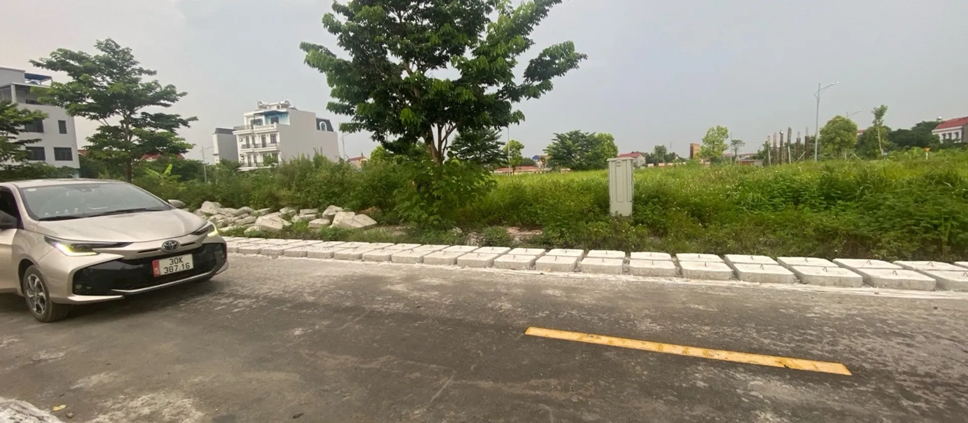 CHỦ NGỘP BANK - CẦN BÁN GẤP ! 90M ĐẤU GIÁ NGAY SÁT UBND YÊN LÃNG – CHỈ 5,1 TỶ... Bán đất tại Yên Lãng, Hà Nội 01