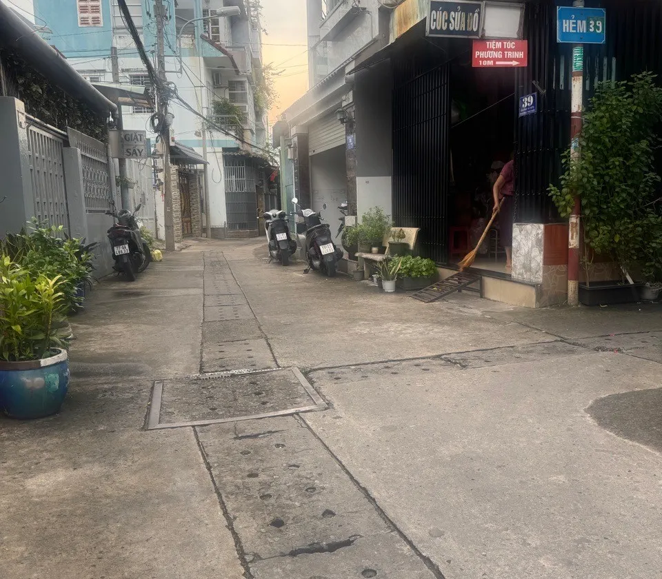 Nhà 4PN rộng rãi tại Thủ Đức, cơ hội sống và kinh doanh tuyệt vời... Bán nhà riêng tại Thủ Đức, Hồ Chí Minh 01