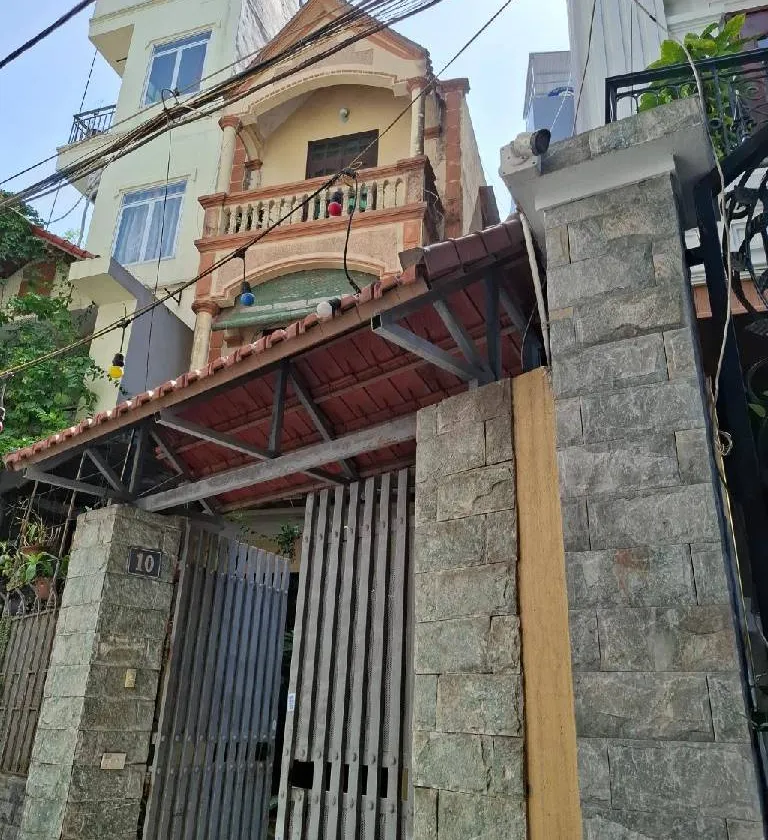 Nhà mặt ngõ rộng rãi, gần hồ với tiện nghi đầy đủ... Bán owner_side tại Long Biên, Hà Nội 01