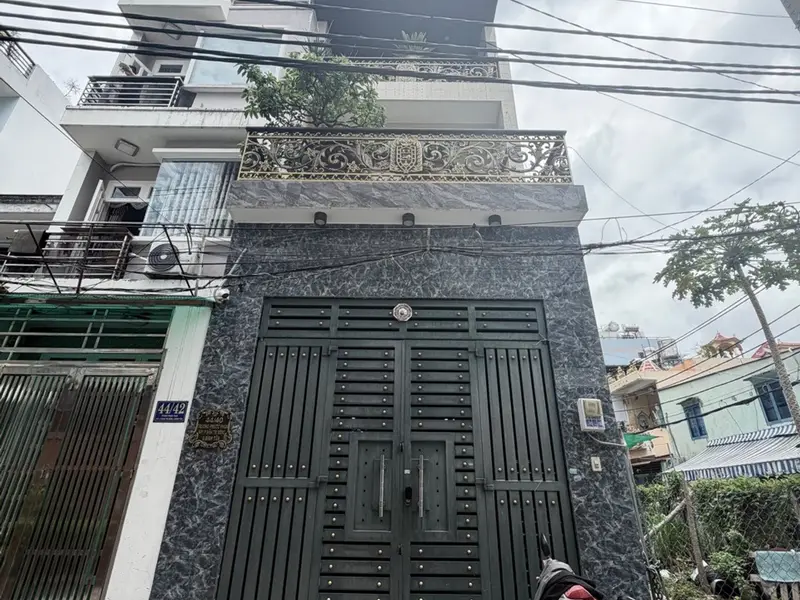 NGAY LÊ VĂN QUỚI - ĐƯỜNG 2 XE TẢI ĐUA - 4 TẦNG - 4x16 - DỌN VÀO Ở NGAY - CHỈ 5 ĐỒNG... Bán nhà mặt phố tại Bình Trị Đông, Hồ Chí Minh 01
