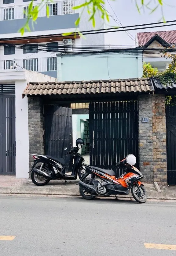 Bán nhà cấp 4 mặt tiền đường số 8, phường Lê Văn Việt, hướng Đông Nam, tiện xây mới... Bán owner_side tại Tăng Nhơn Phú, Hồ Chí Minh 01