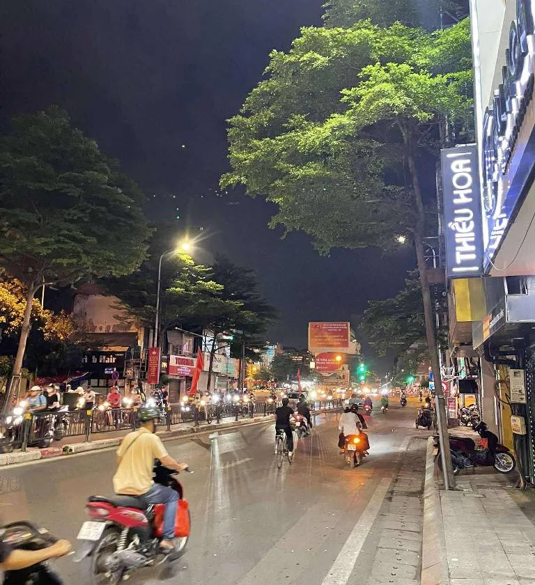Nhà mặt phố trung tâm Đống Đa với mặt tiền 13.5m hiếm có... Bán nhà mặt phố tại Đống Đa, Hà Nội 01