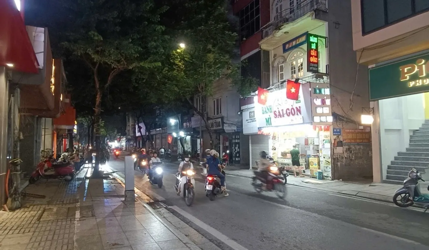 NHÀ MẶT PHỐ ĐỘI CẤN ĐẲNG CẤP BA ĐÌNH, LÔ GÓC VỊ TRÍ KINH DOANH ĐẮC ĐỊA DÒNG TIỀN 1,2 TỶ 1 NĂM... Bán nhà mặt phố tại Ngọc Hà, Hà Nội 01