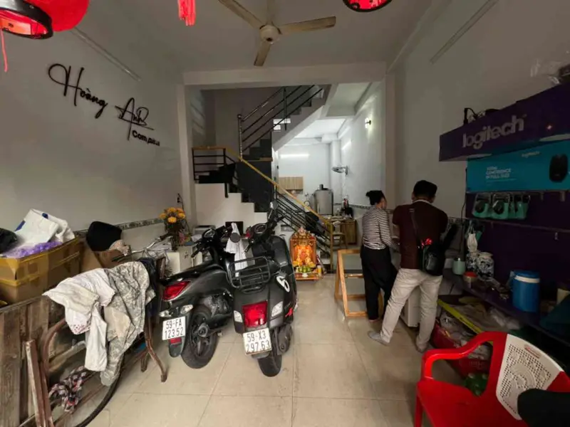 Nhà riêng 3 tầng hướng Đông Nam tại Dương Bá Trạc giá ưu đãi 5.8 tỷ... Bán nhà riêng tại Chánh Hưng, Hồ Chí Minh 01