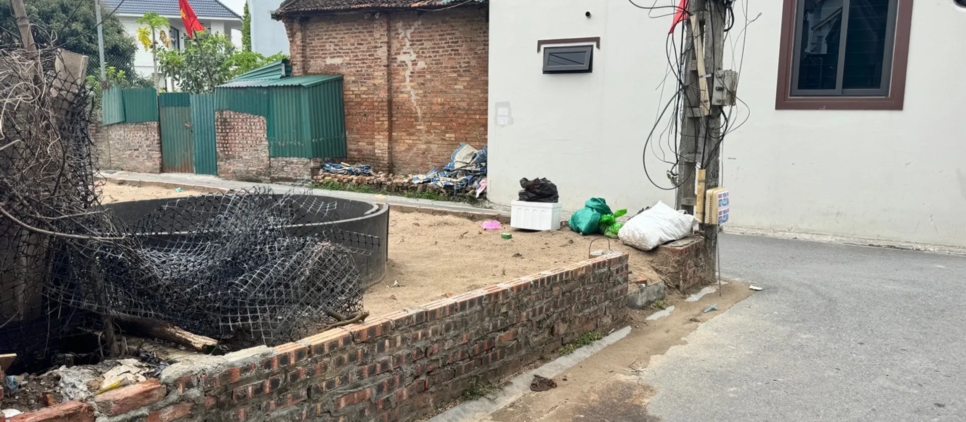 ĐẤT ĐẸP PHÚC THỊNH LÔ GÓC 59M2 ,
 QUAN ÂM BẮC HỒNG
TC 3,75TỶ , CÁCH ĐƯỜNG LỚN VÀ
HỒ ĐIỀU HOÀ CHỈ... Bán đất tại Phúc Thịnh, Hà Nội 01