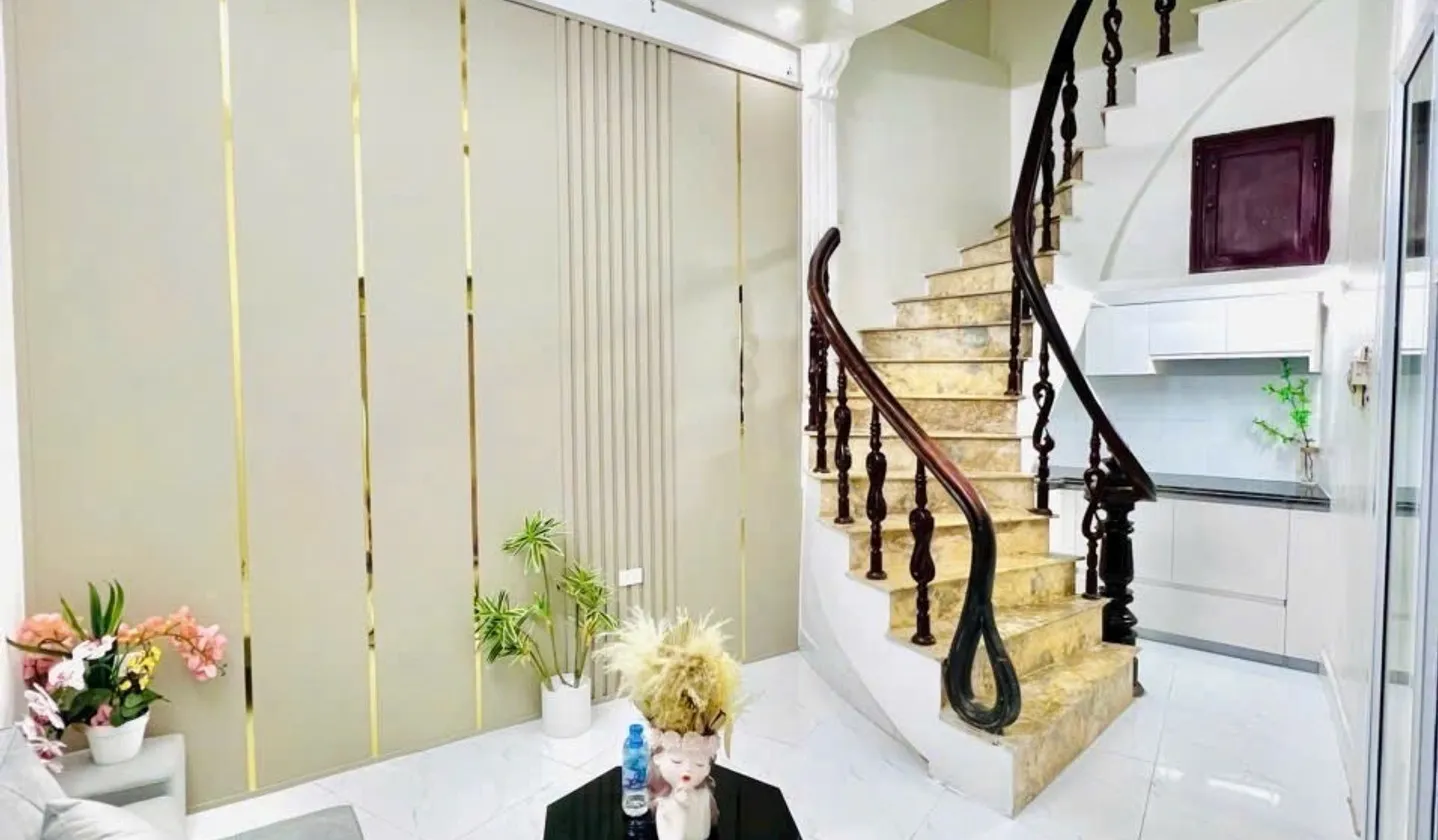 Nhà 4 tầng độc lập tại khu vực Lê Thánh Tông, thiết kế hiện đại và tiện nghi... Bán nhà riêng tại Ngô Quyền, Hải Phòng 01