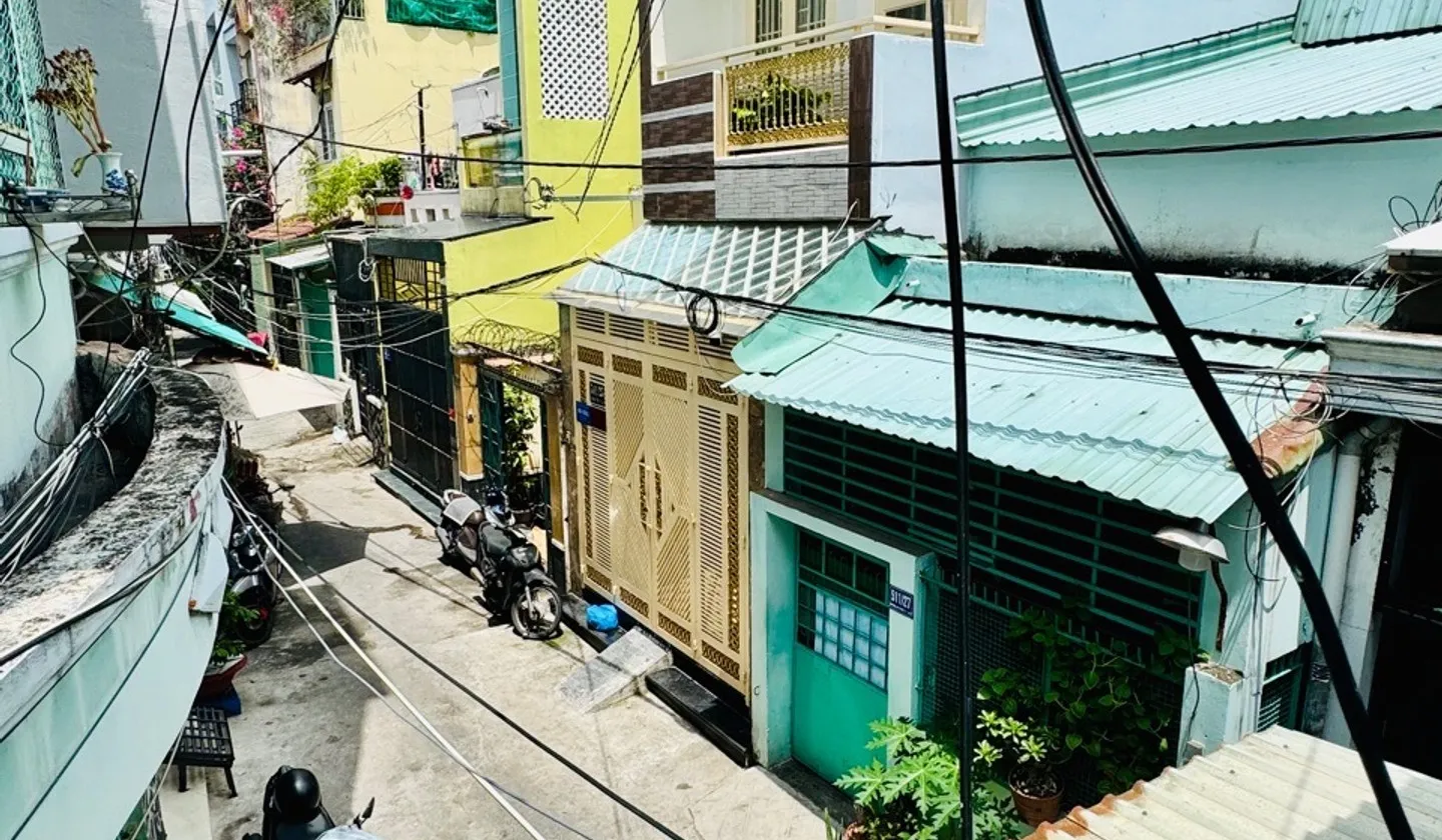 BÁN NHÀ 2 TẦNG - HẺM ĐẸP 4M RỘNG THOÁNG - KHU DÂN TRÍ CAO - HIỆN HỮU - 4,15 TỶ TL... Bán nhà riêng tại Chánh Hưng, Hồ Chí Minh 01