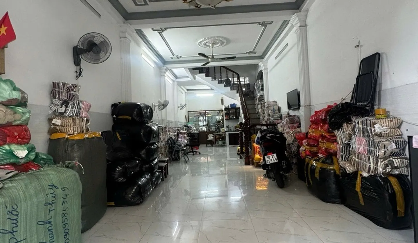Nhà mặt Tiền đông hồ-p.8-tân bình-4 tầng, mặt tiền kinh doanh- 14 tỷ... Bán nhà mặt phố tại Tân Hòa, Hồ Chí Minh 01