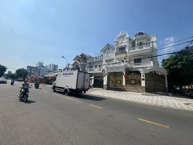 Biệt thự sang trọng ven vành đai Tên Lửa... Bán nhà mặt phố tại An Lạc, Hồ Chí Minh 01
