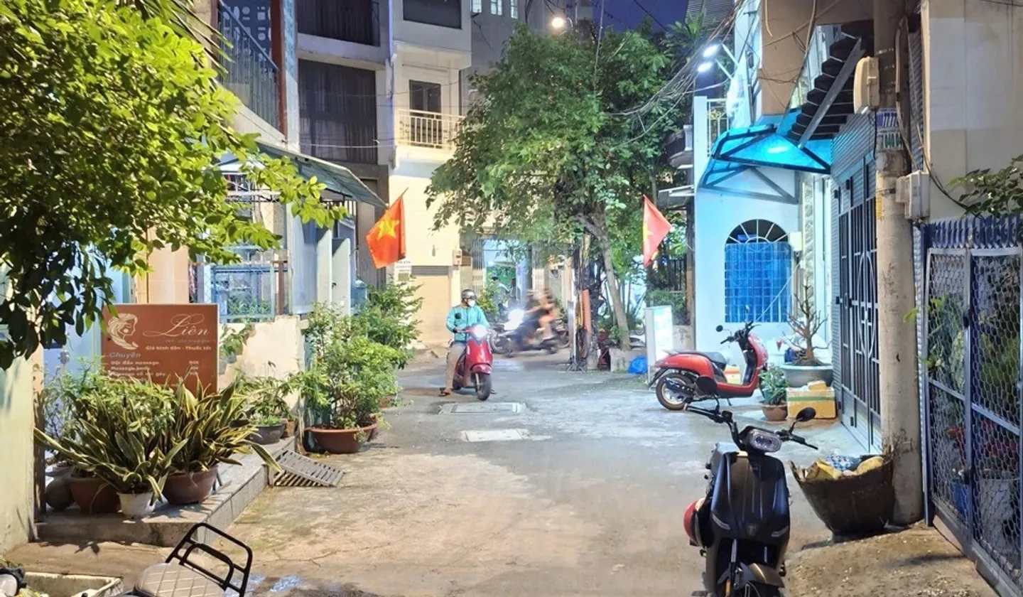 Bán nhà 3 tầng mới xây, 23m2, Tân Bình, gần sân bay... Bán nhà riêng tại Tân Hòa, Hồ Chí Minh 01