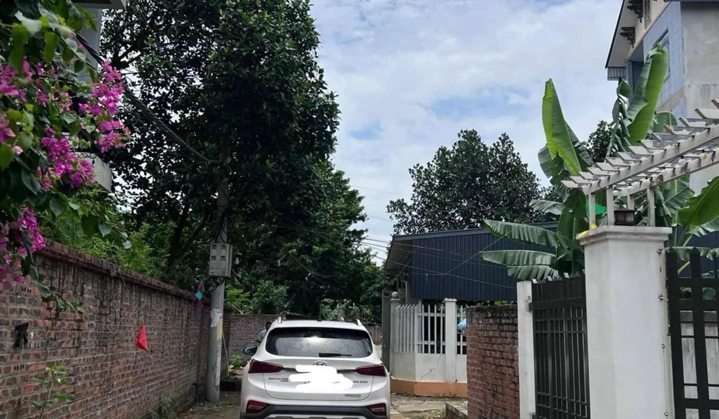 BDS căn nhà MẶT HỒ - trung tâm BỒ ĐỀ - 9.x TỶ ( có thương lượng) - VỈA HÈ RỘNG - KINH DOANH
35m2 x... Bán đất tại Thạch Thất, Hà Nội 01